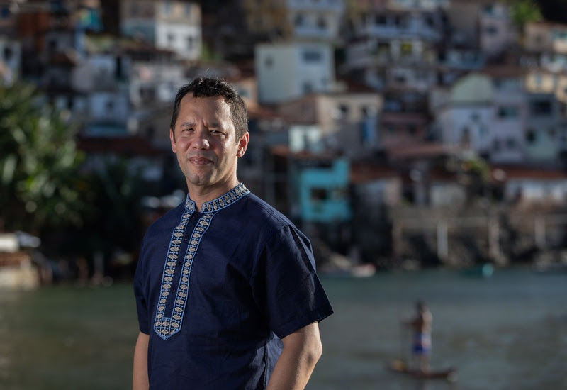 Itamar Vieira Júnior lança Coração Sem Medo na CAIXA Cultural