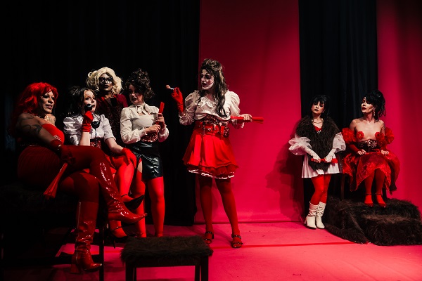 La Liga: Oficinas de Drag, Performance e Expressão Corporal