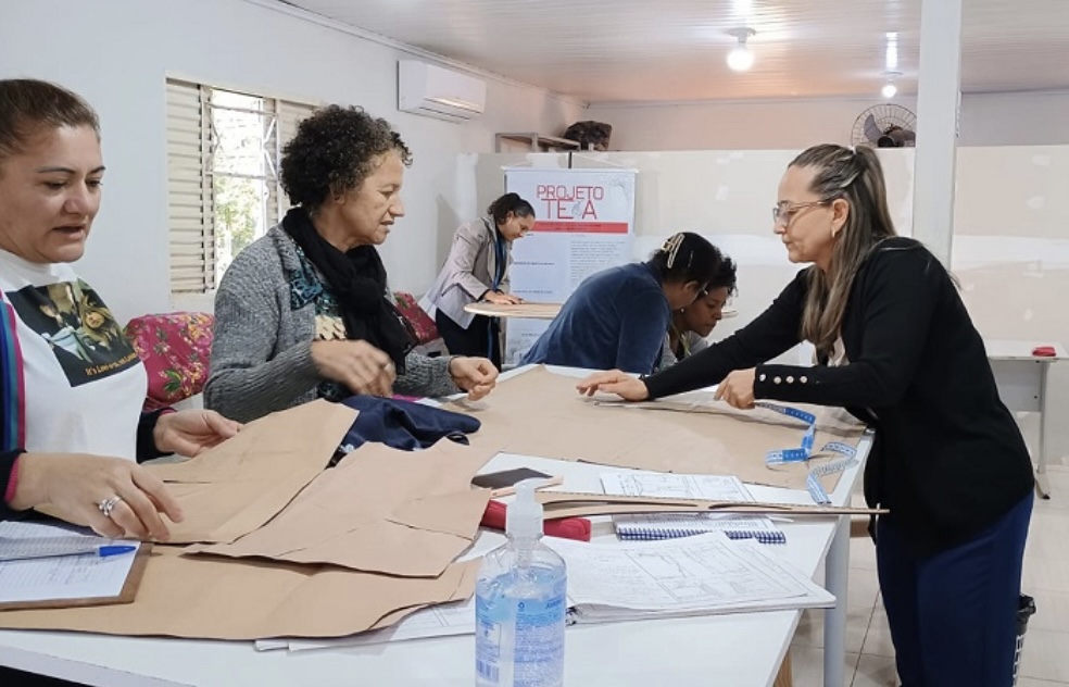Encerramento curso de corte e costura do projeto TEIA