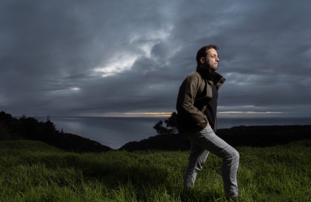 António Zambujo Celebra Caetano Veloso na Turnê "Oração ao Tempo"