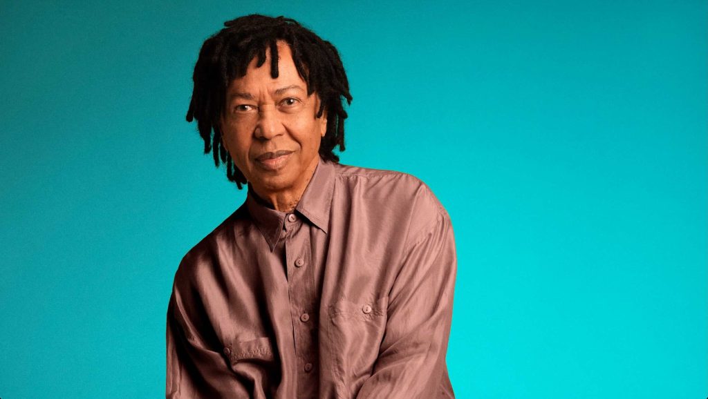 Djavan celebra 50 anos com turnê pelo Brasil