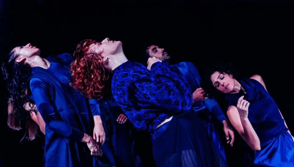 Quasar Cia de Dança apresenta o espetáculo "Céu de Pêssego"